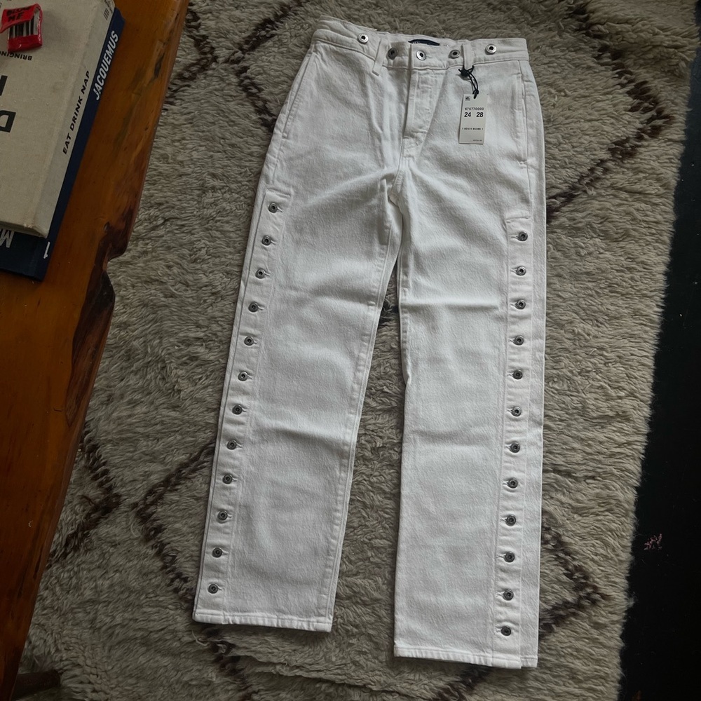NWT White Levi’s White Straight Leg Jeans
